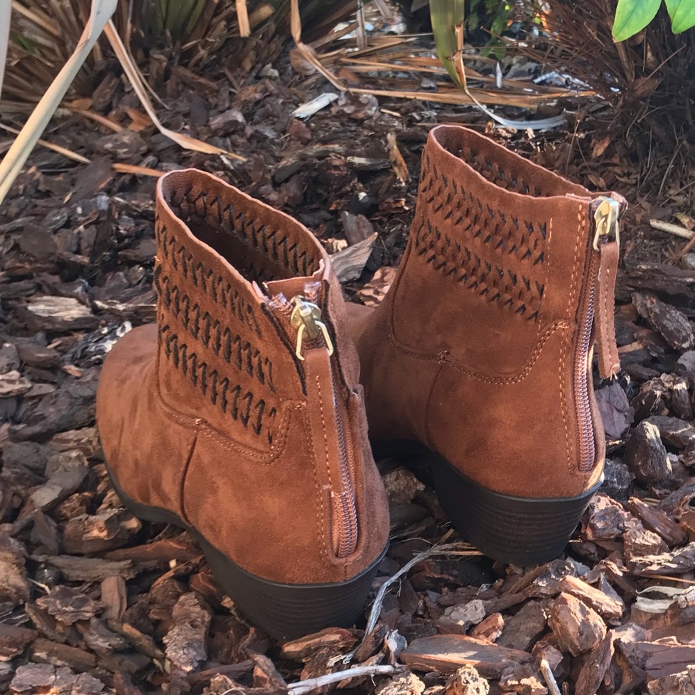 Tan suede braid detail booties - Picture 4 of 6